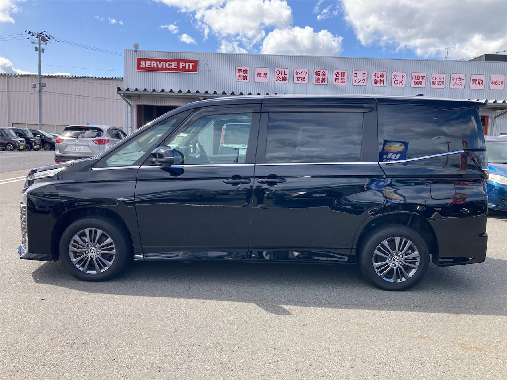 トヨタ ヴォクシーハイブリッド12枚目