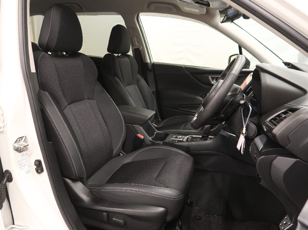 スバル フォレスター4枚目