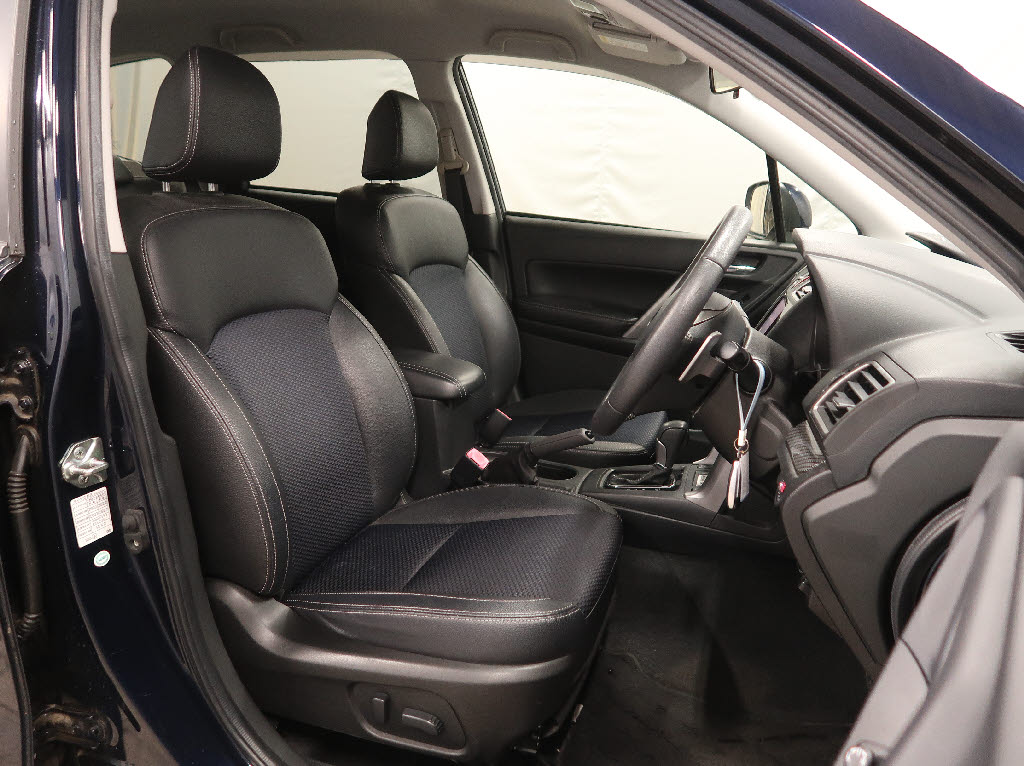 スバル フォレスター4枚目