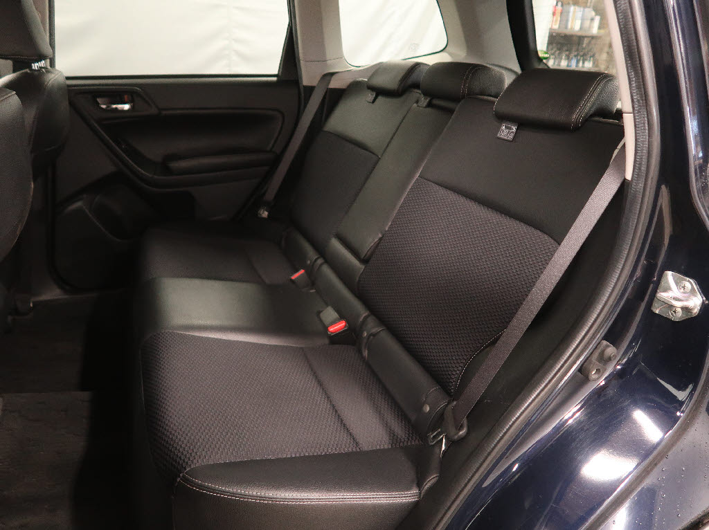 スバル フォレスター7枚目