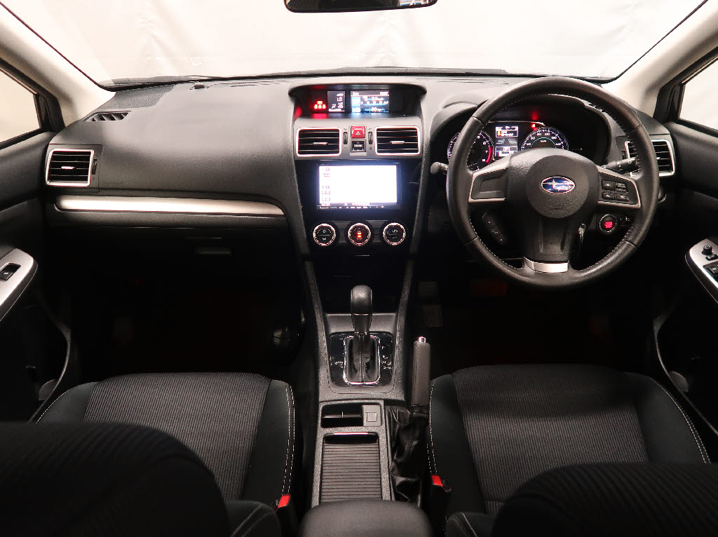 スバル インプレッサスポーツ3枚目