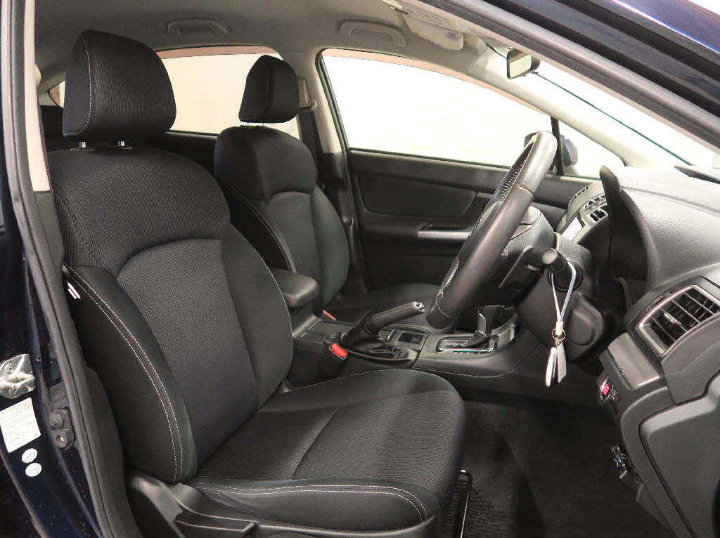 スバル インプレッサスポーツ4枚目