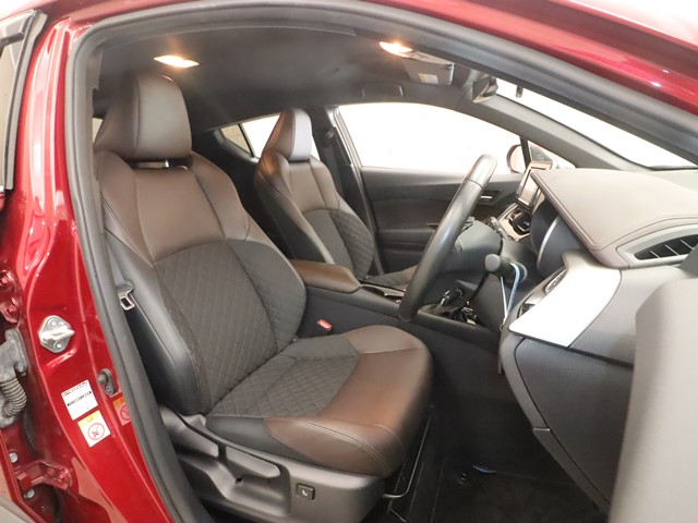 トヨタ C-HR3枚目
