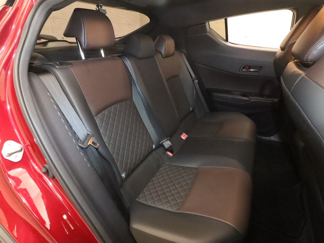 トヨタ C-HR4枚目