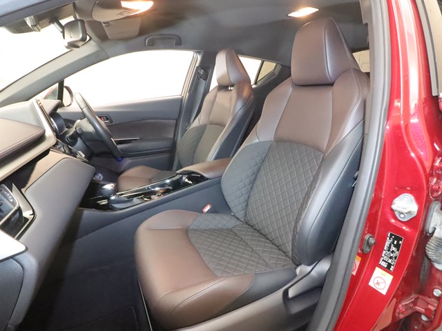 トヨタ C-HR5枚目