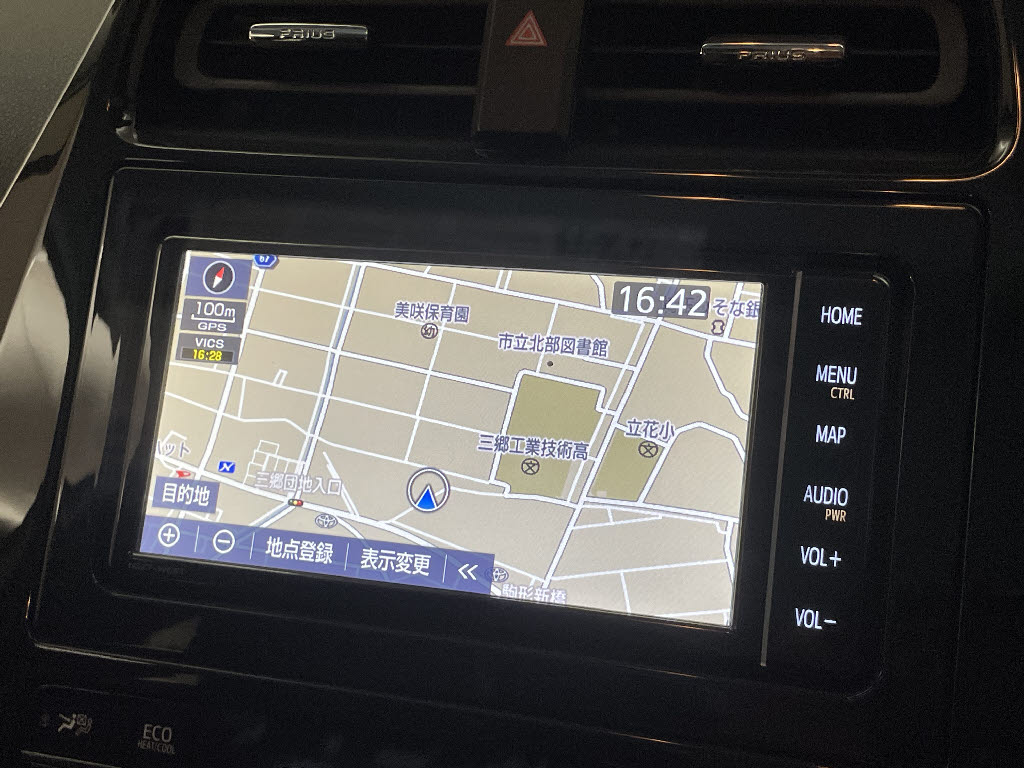 トヨタ プリウス13枚目