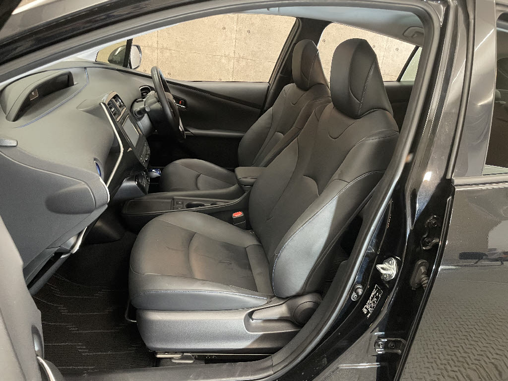 トヨタ プリウス5枚目