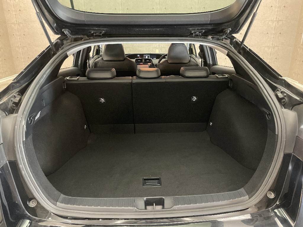 トヨタ プリウス7枚目