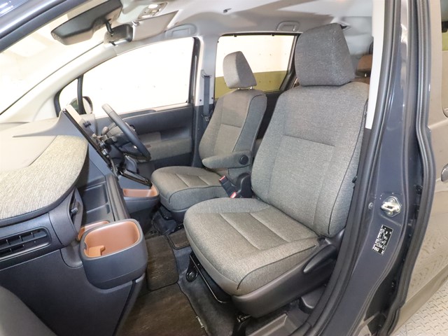 トヨタ シエンタ ハイブリッド7枚目