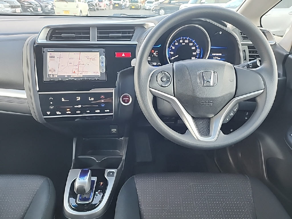 ホンダ フィットハイブリッド3枚目