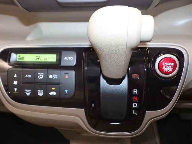 ホンダ N BOX18枚目