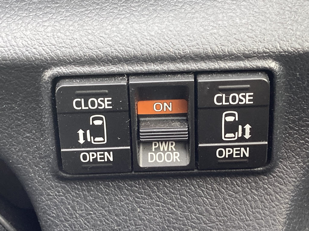 トヨタ シエンタ ハイブリッド10枚目