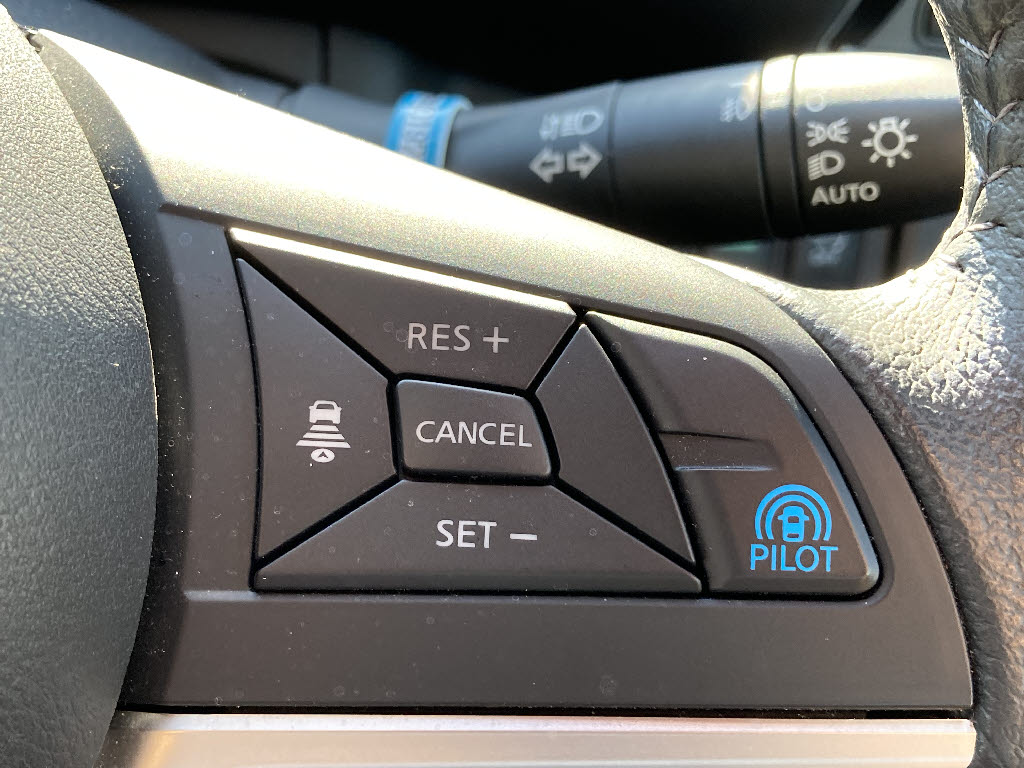 ニッサン セレナＨＶ9枚目