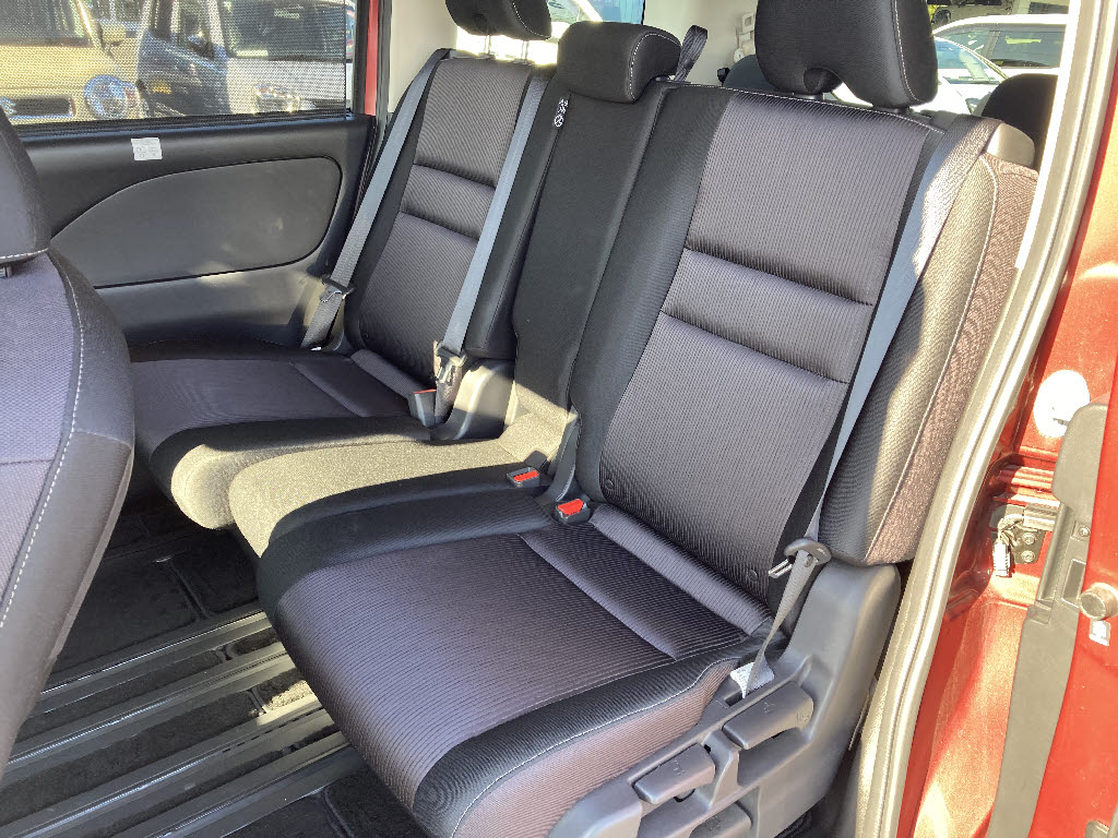 ニッサン セレナＨＶ14枚目