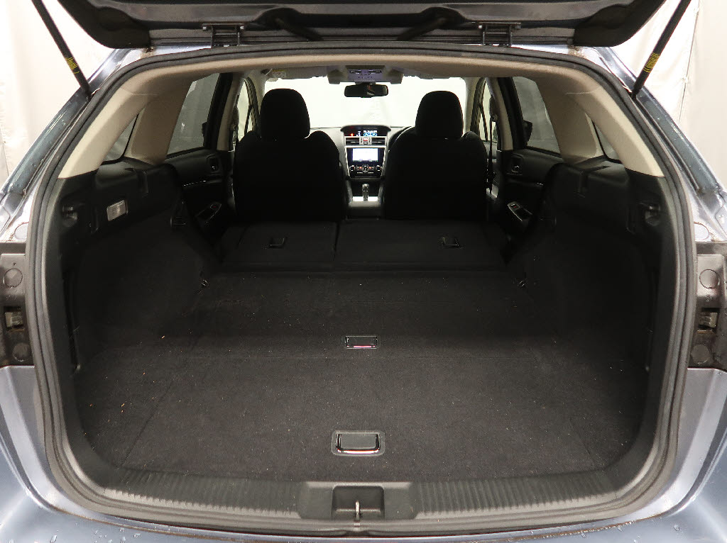 スバル レヴォーグ9枚目