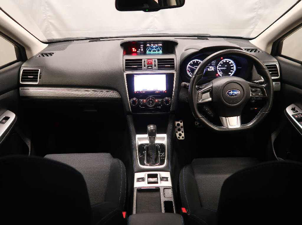 スバル レヴォーグ2枚目