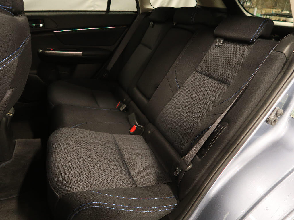 スバル レヴォーグ7枚目