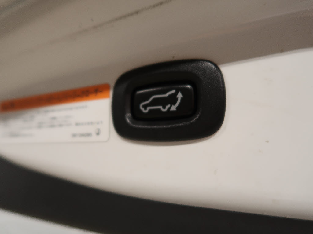 三菱 アウトランダーPHEV9枚目