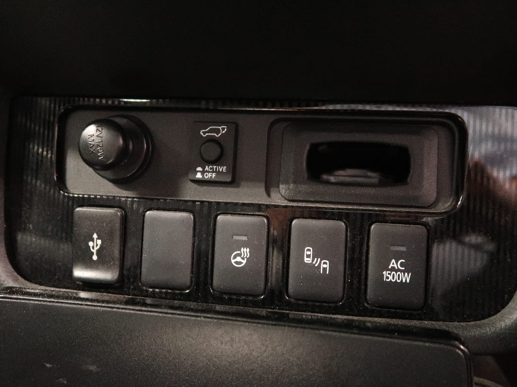 三菱 アウトランダーPHEV15枚目