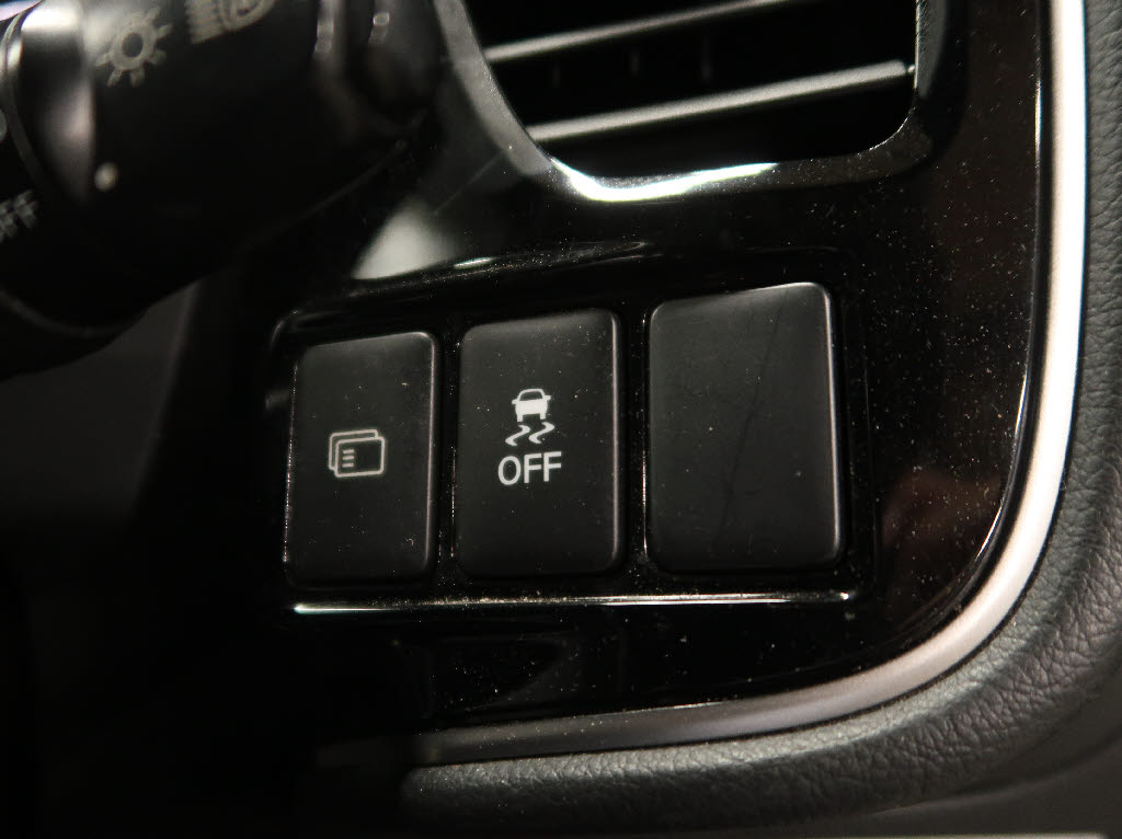 三菱 アウトランダーPHEV17枚目