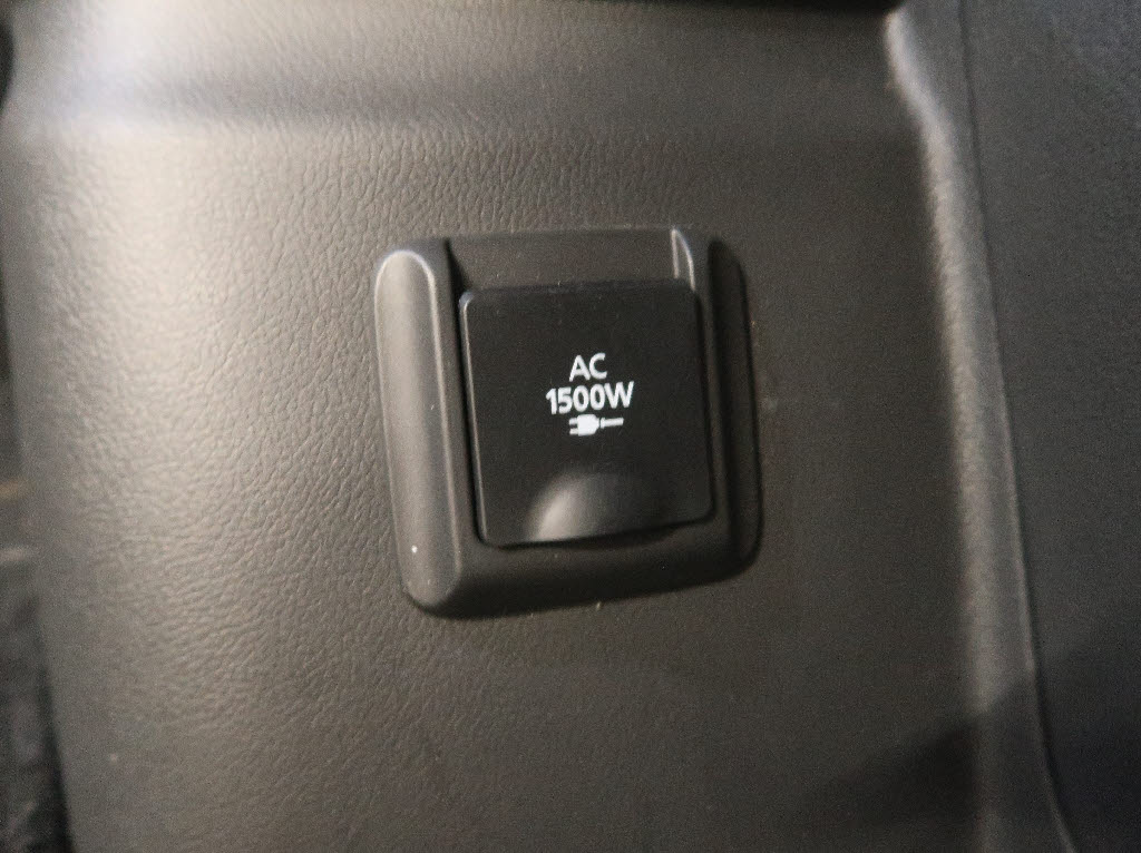 三菱 アウトランダーPHEV18枚目