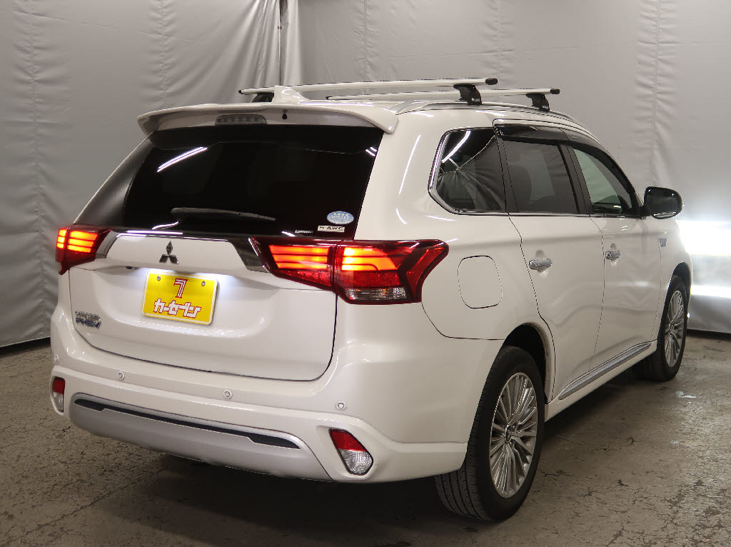 三菱 アウトランダーPHEV1枚目