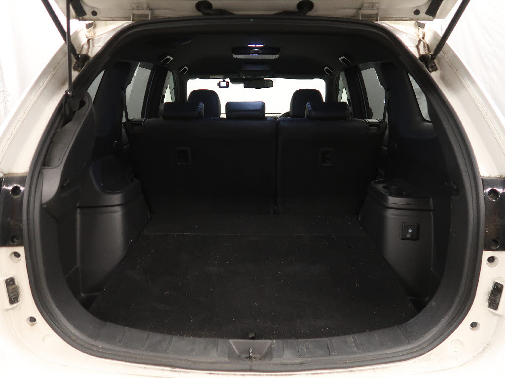 三菱 アウトランダーPHEV8枚目