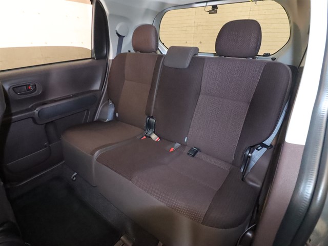 トヨタ ポルテ6枚目