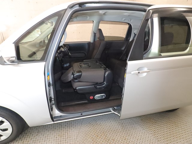 トヨタ ポルテ7枚目