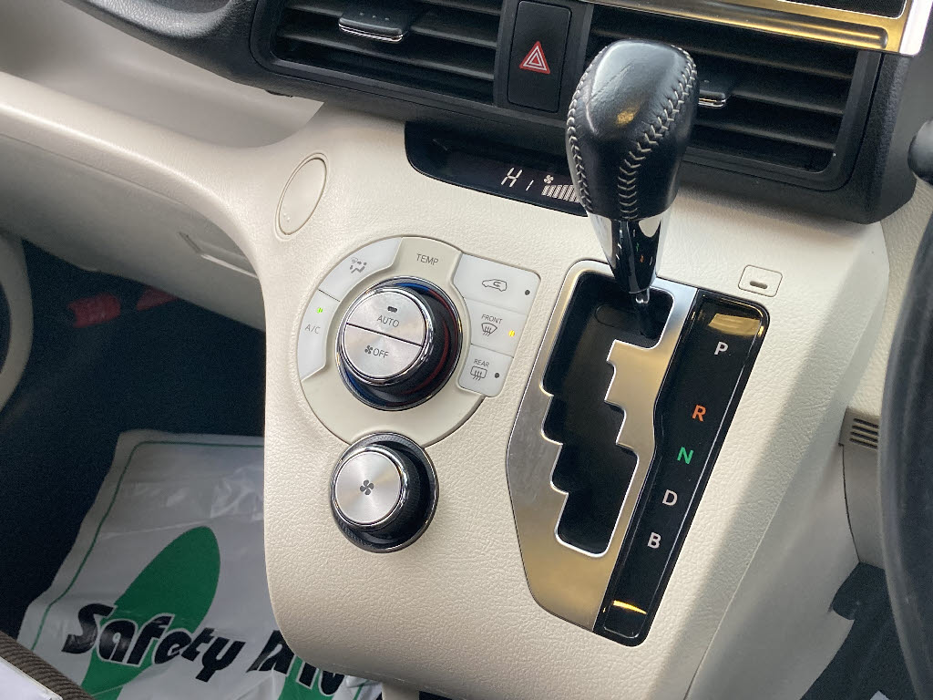 トヨタ シエンタ ハイブリッド6枚目