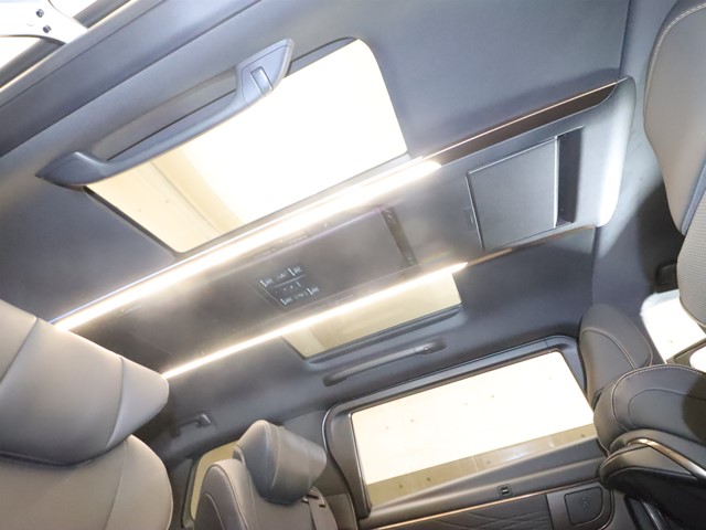 トヨタ アルファード9枚目