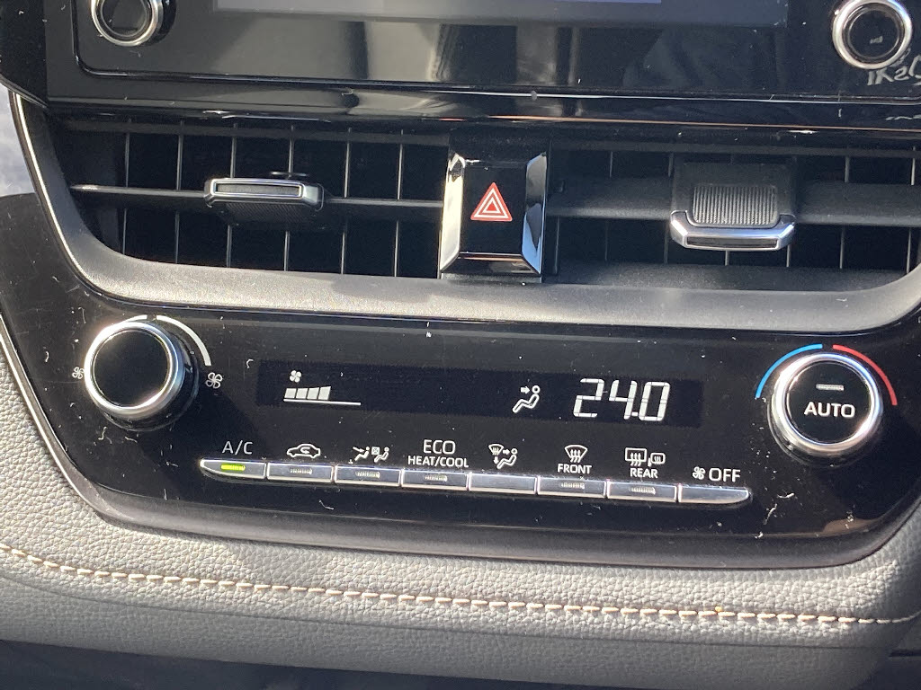 トヨタ カローラツーリング6枚目