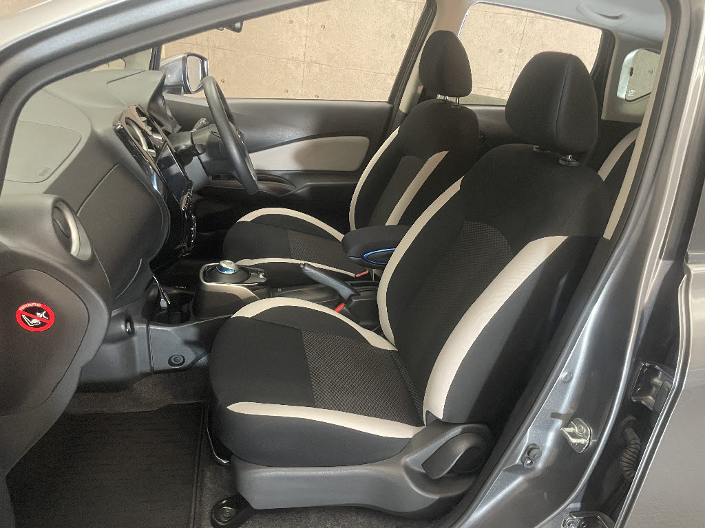 ニッサン ノート5枚目