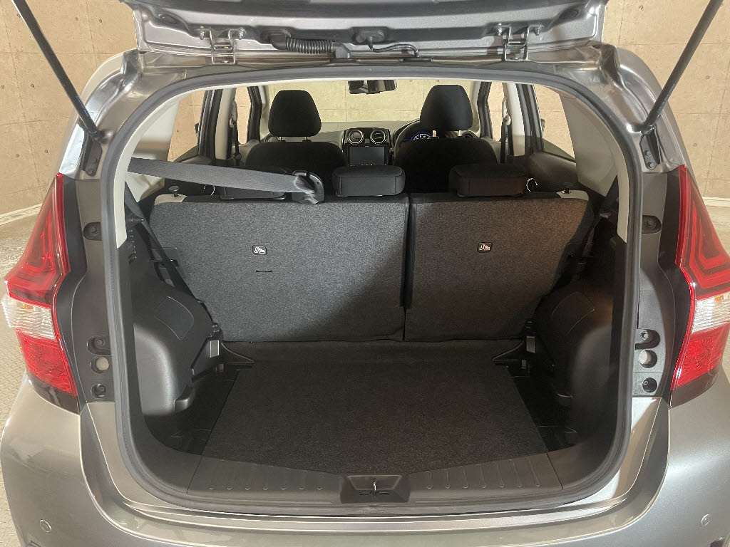 ニッサン ノート8枚目