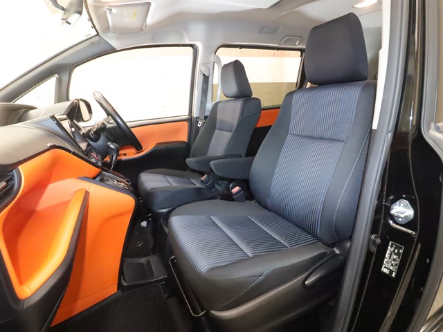 トヨタ ヴォクシー6枚目