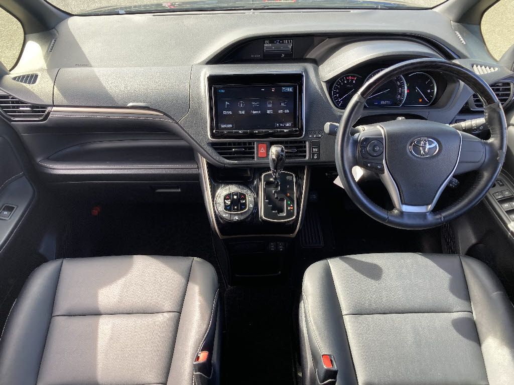 トヨタ エスクァイア2枚目