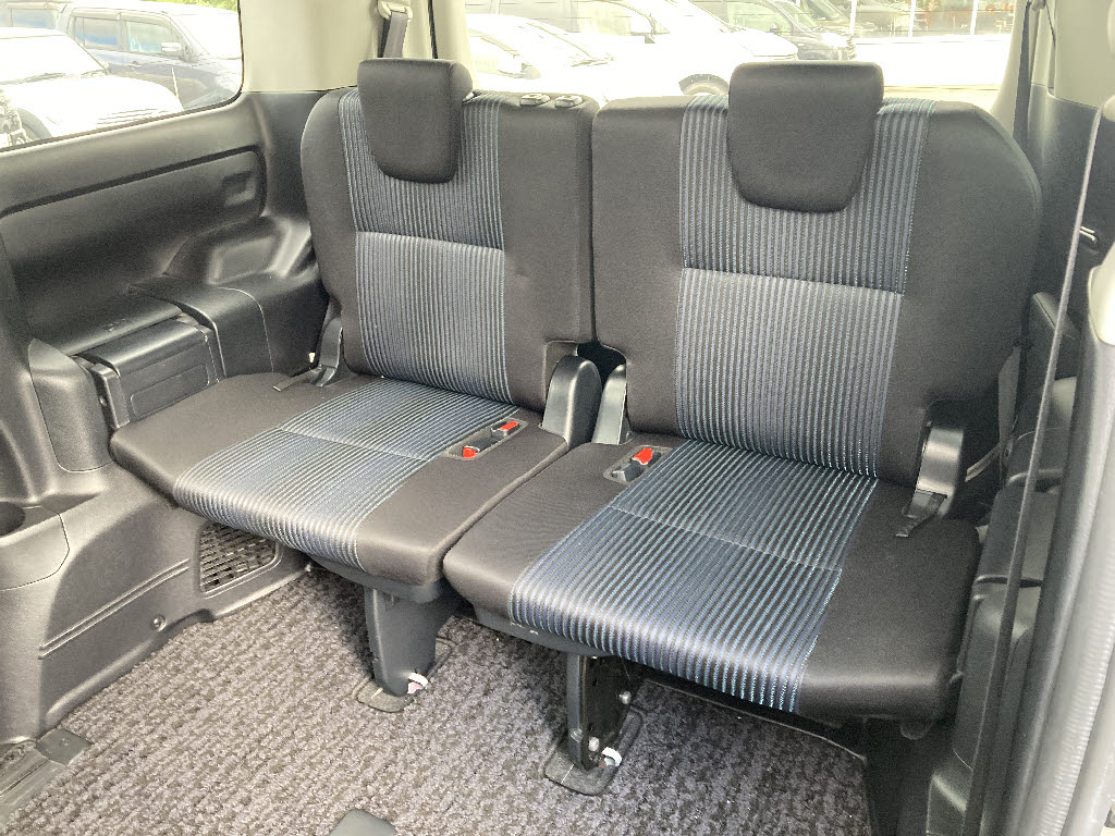 トヨタ ヴォクシー15枚目