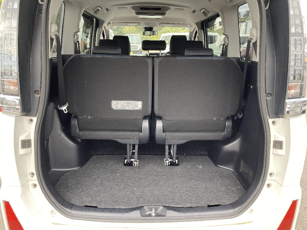 トヨタ ヴォクシー16枚目