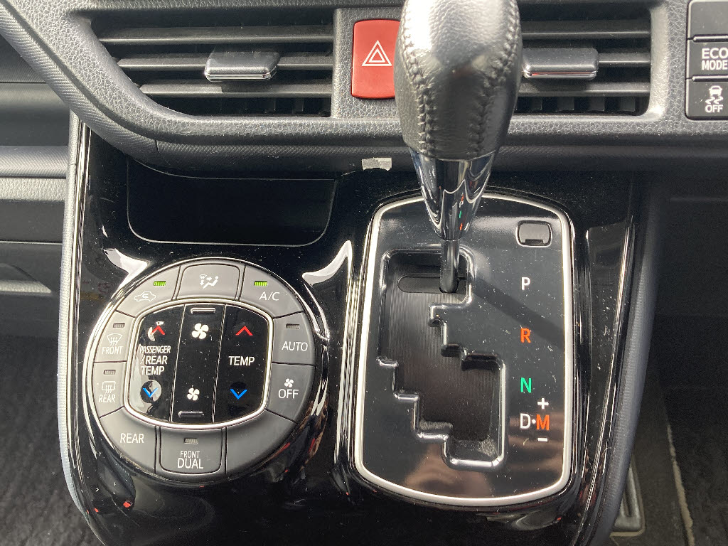 トヨタ ヴォクシー6枚目