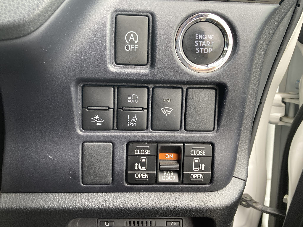 トヨタ ヴォクシー8枚目