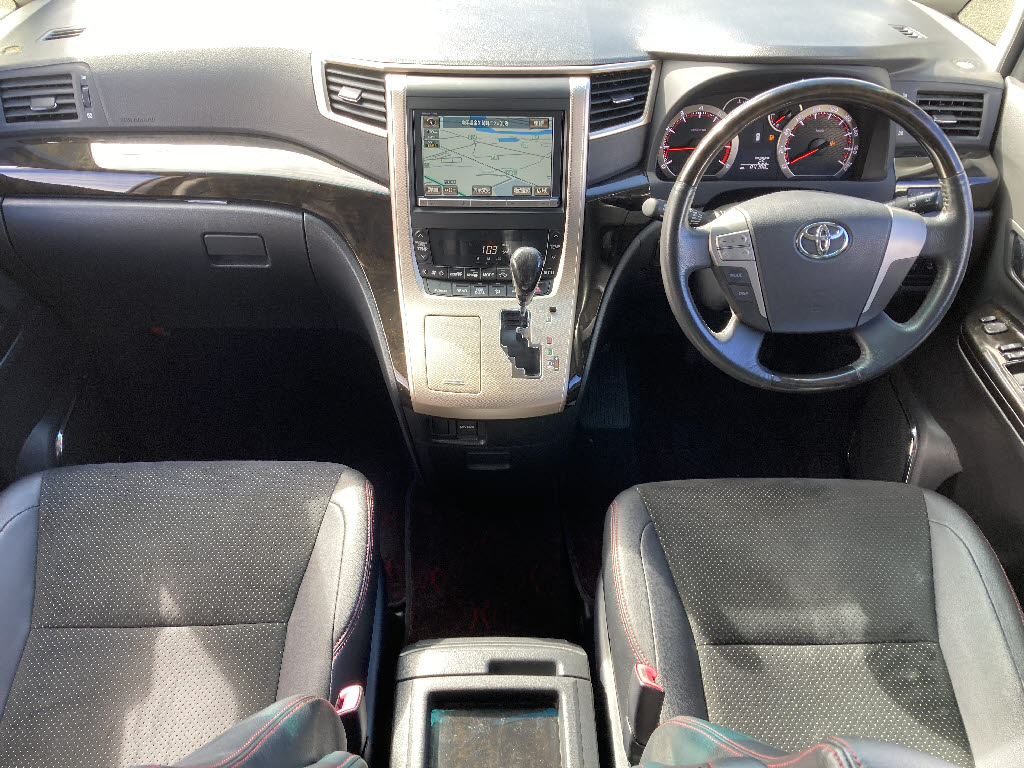 トヨタ ヴェルファイア2枚目