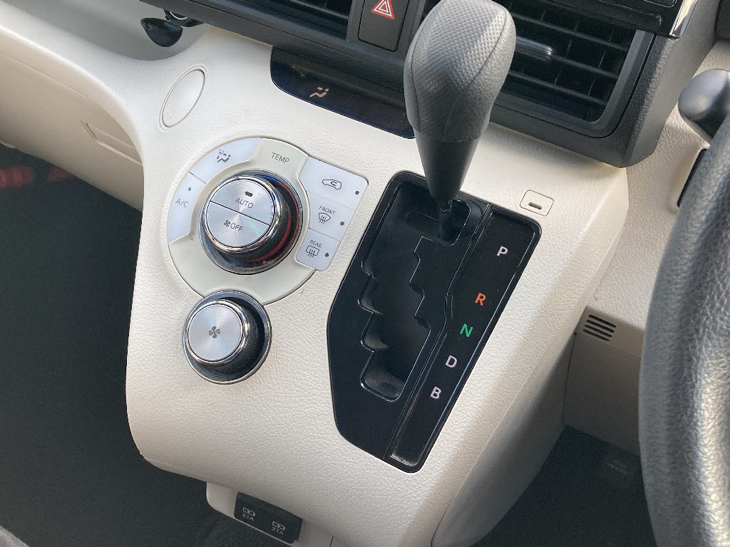 トヨタ シエンタ ハイブリッド18枚目