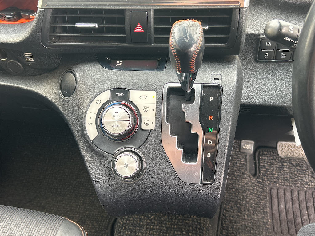 トヨタ シエンタ ハイブリッド11枚目