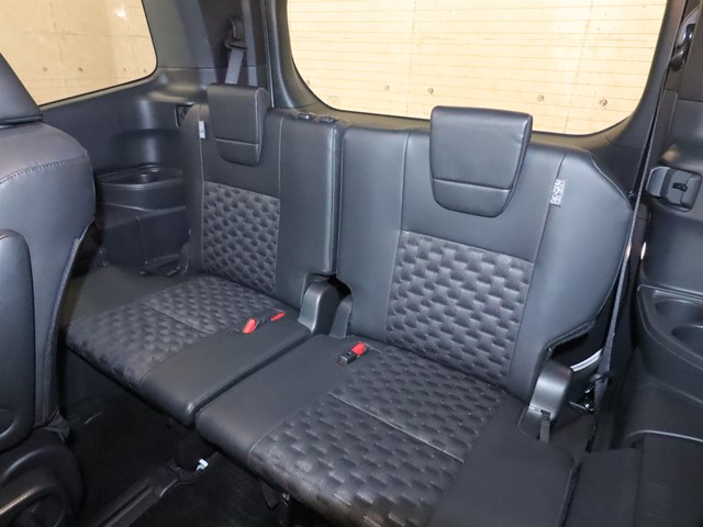 トヨタ ヴォクシーハイブリッド10枚目