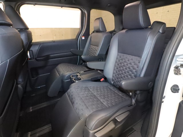 トヨタ ヴォクシーハイブリッド7枚目