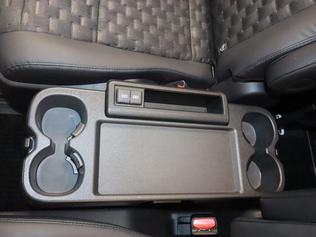 トヨタ ヴォクシーハイブリッド8枚目