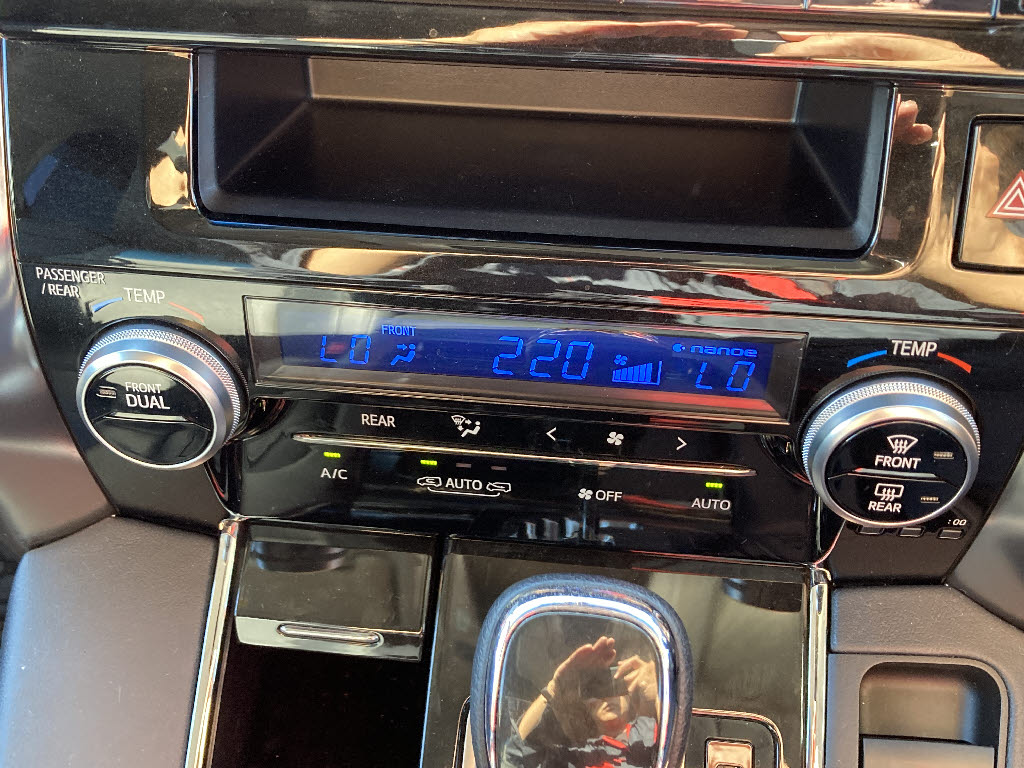 トヨタ ヴェルファイア6枚目