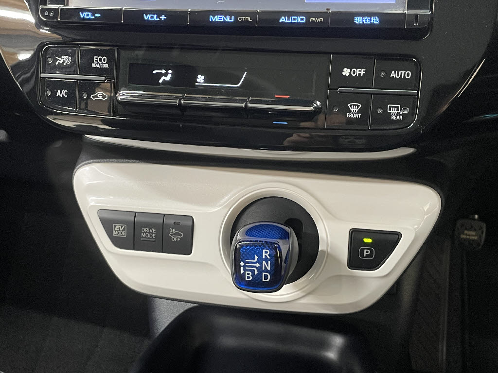 トヨタ プリウス16枚目