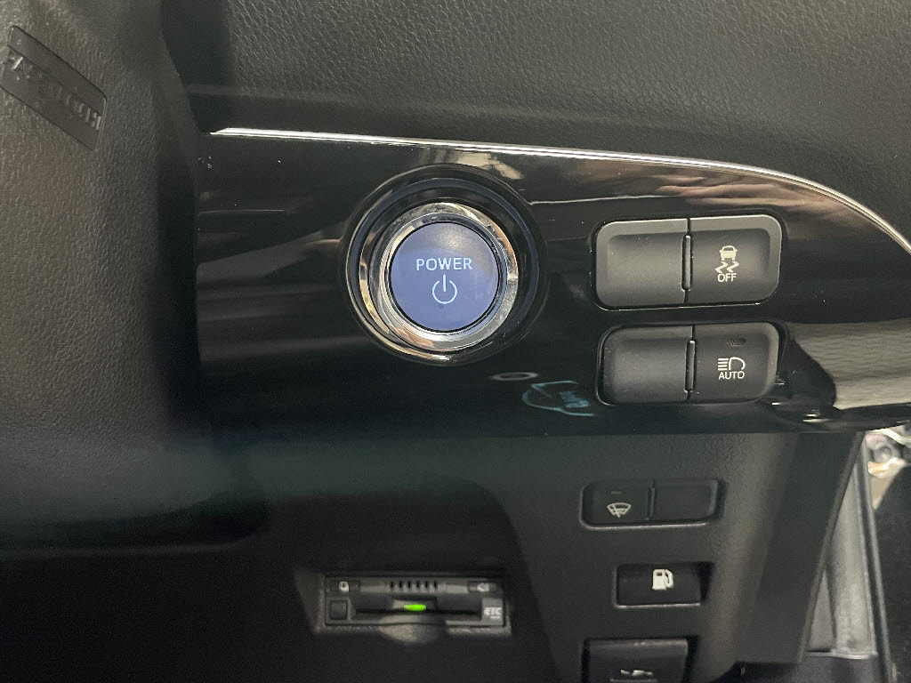 トヨタ プリウス19枚目