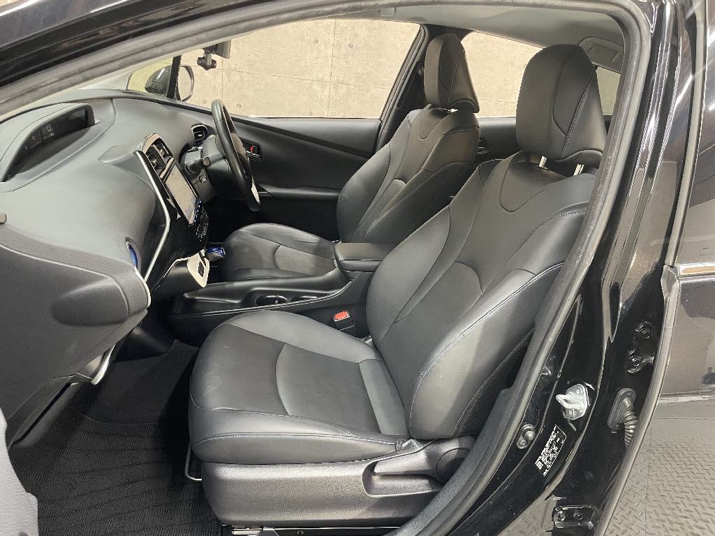 トヨタ プリウス5枚目